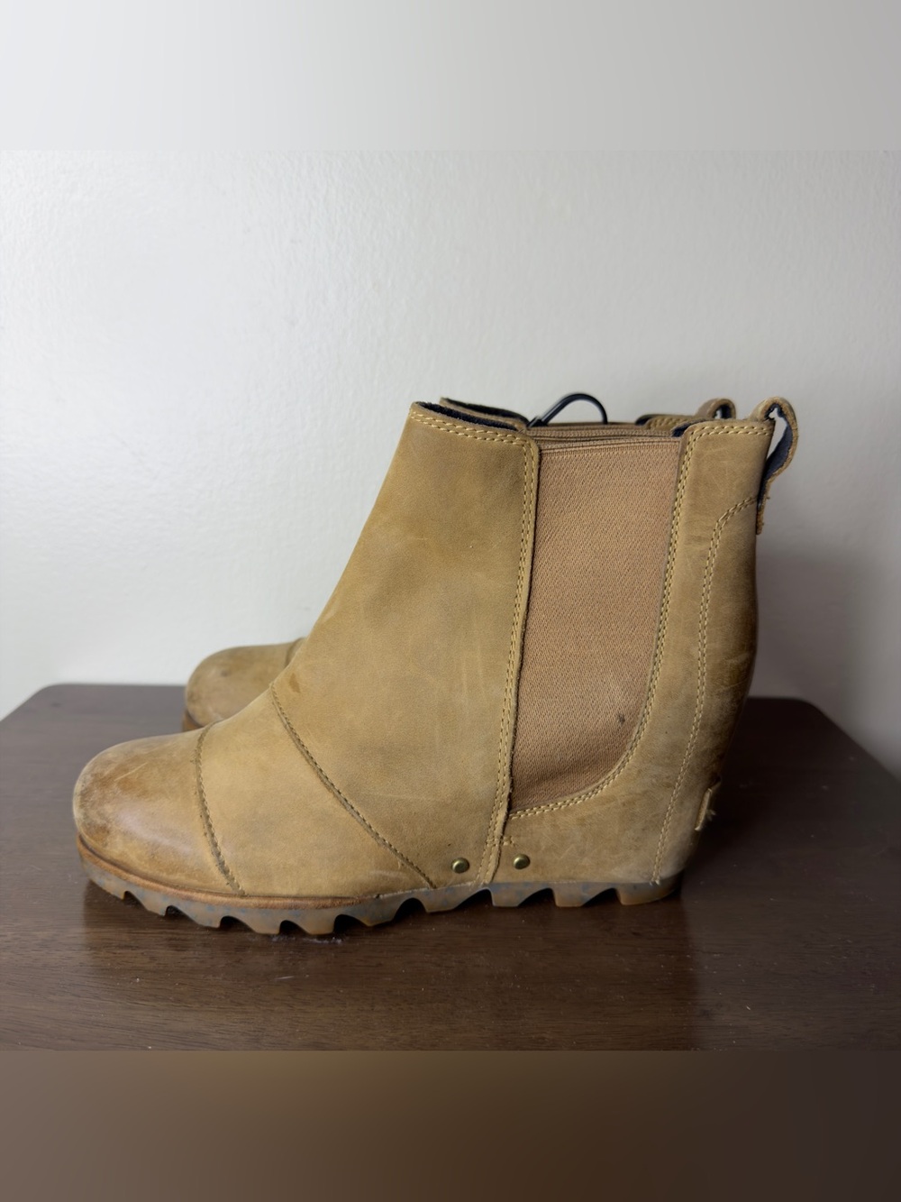 Sorel Lea Joan of Arctic Brown Leather Wedge Ankle Boots Sz 8 Womens